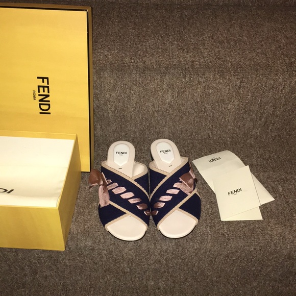 🇮🇹NWT Authentic FENDI Knit & Leather Sandals - Picture 3 of 8